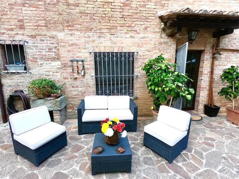 Casa Lazzaro Al Centro Di Siena Villa Buitenkant foto