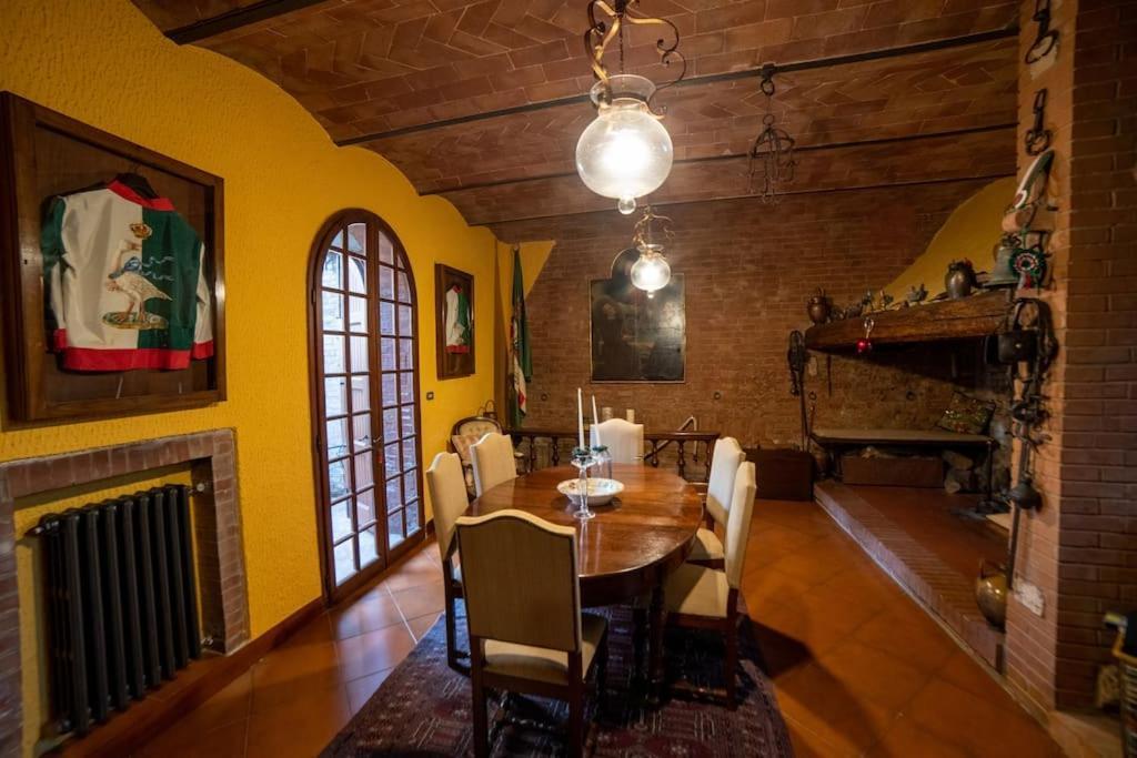 Casa Lazzaro Al Centro Di Siena Villa Buitenkant foto